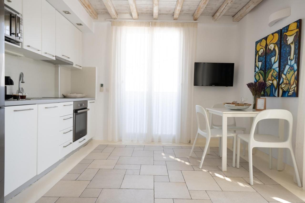 Blue, White And Grey Suites Ornos  Exterior foto